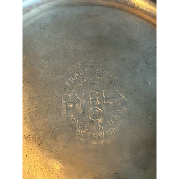 Sheffield silverplated chafing dish with 1.5 quart Pyrex bowl. - Picture 10 of 15